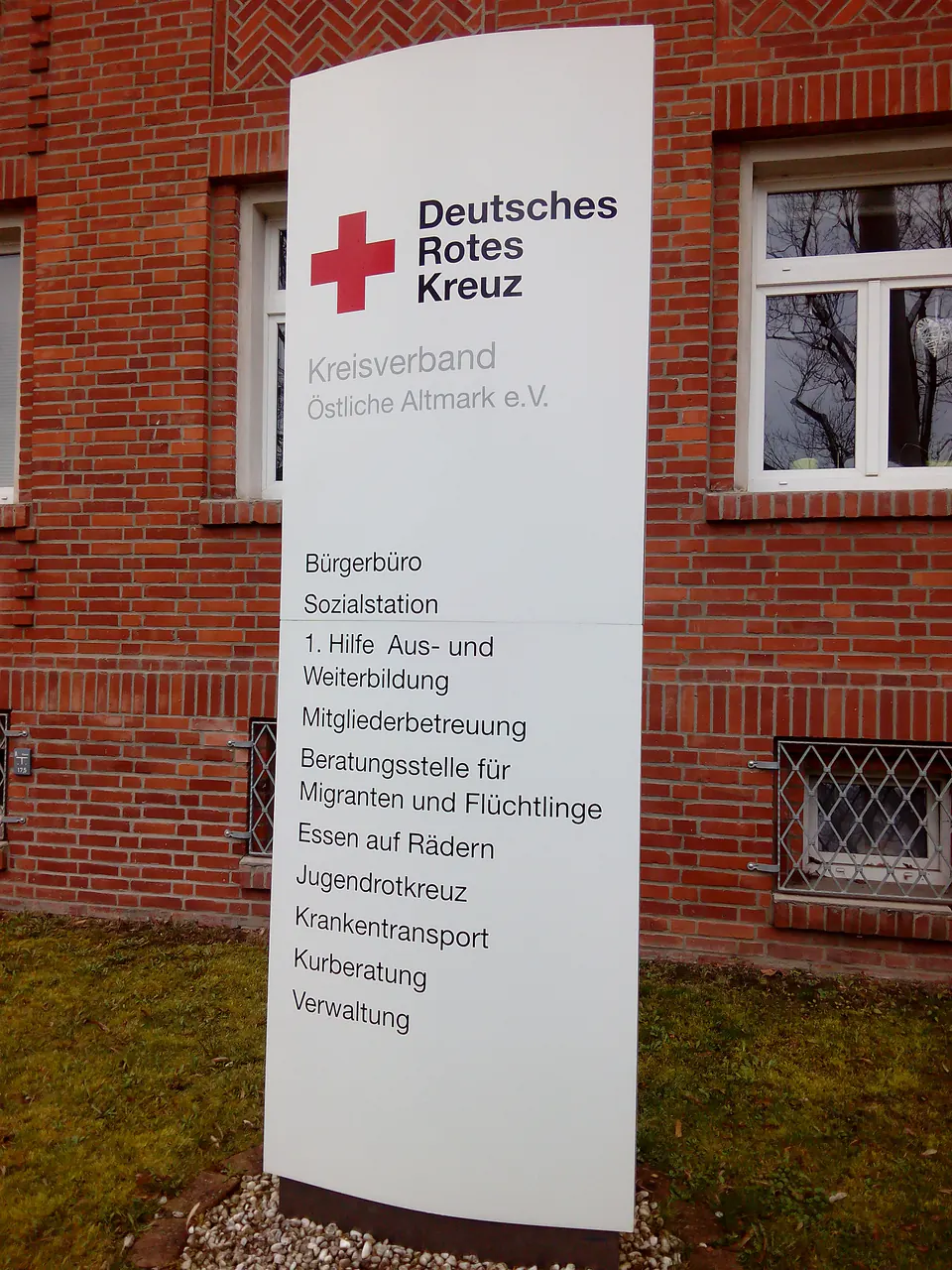 Pylon Deutsches Rotes Kreuz – Pylon / Stele von PrintLine Werbetechnik aus Stendal
