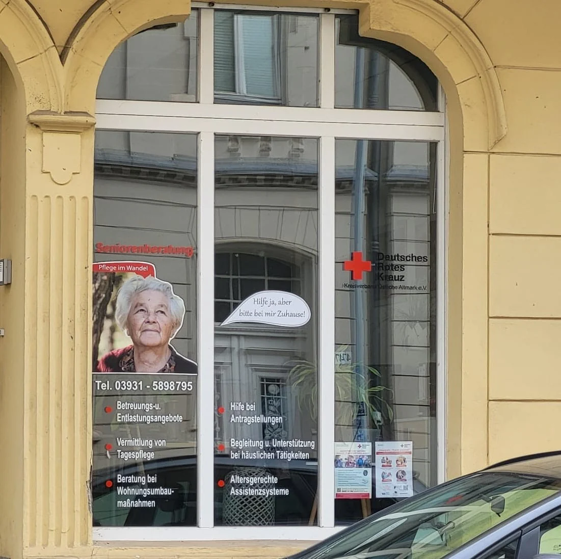 Folientechnik – Schaufensterfolie DRK Seniorenberatung, PrintLine Werbetechnik Stendal