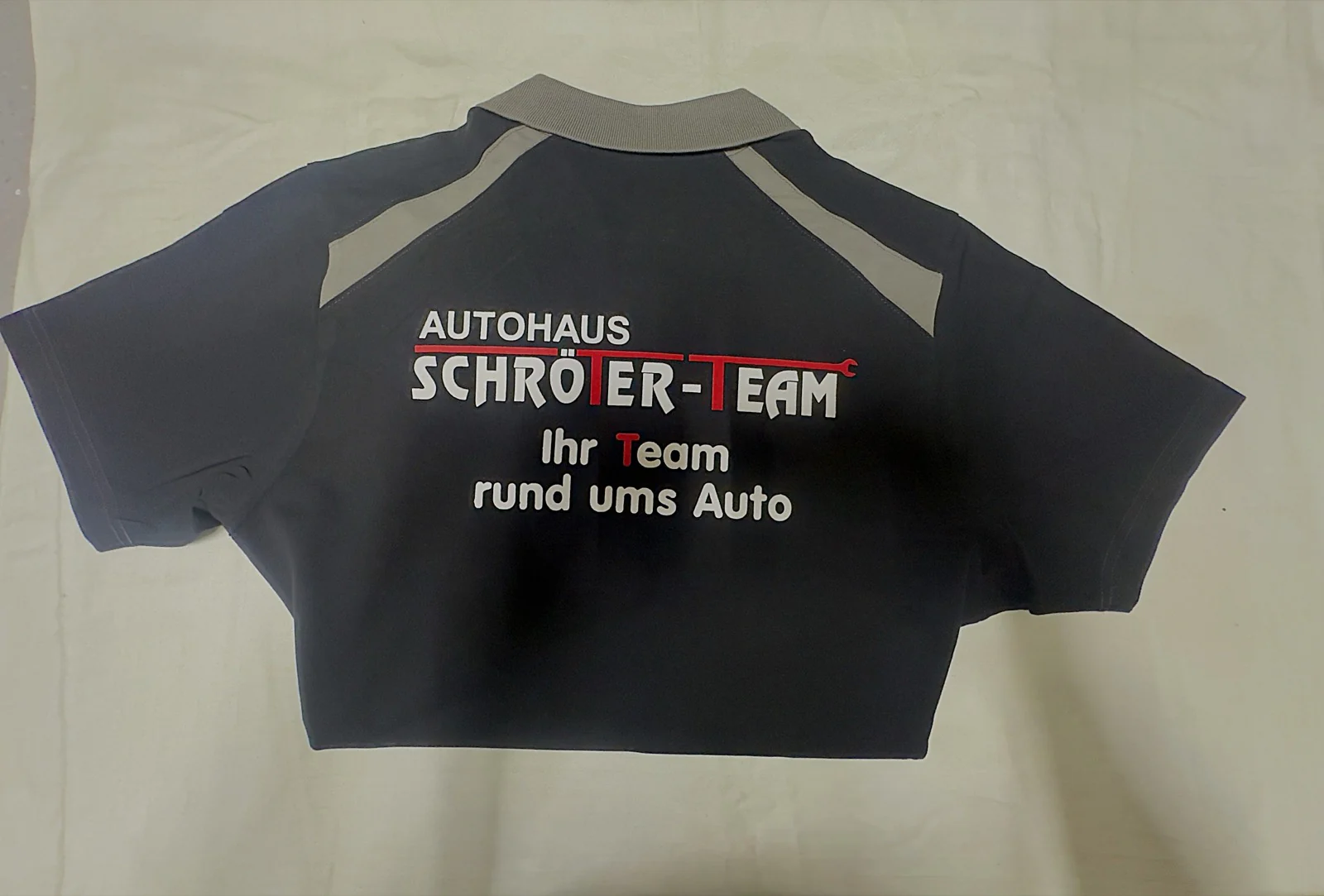 Poloshirt mit Rückendruck – Textildruck von PrintLine Werbetechnik aus Stendal