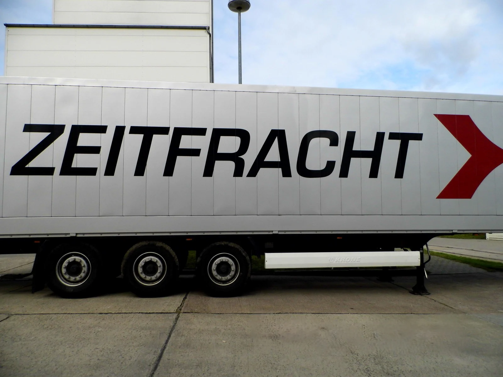 Fahrzeugbeschriftung – Zeitfracht – Flottenbeschriftung, PrintLine Werbetechnik Stendal
